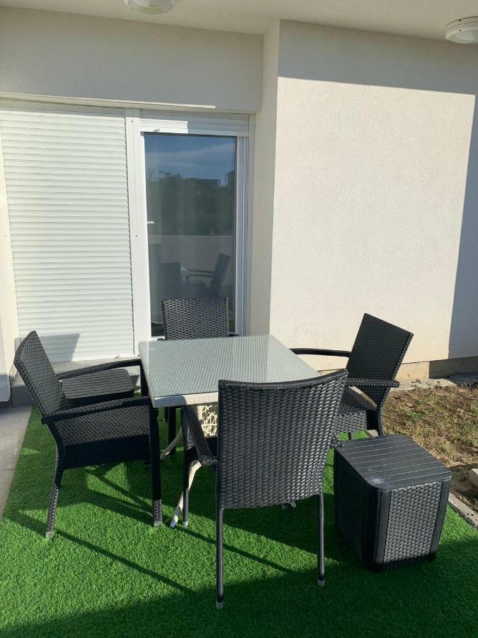 Villa Barbara Novalja Εξωτερικό φωτογραφία